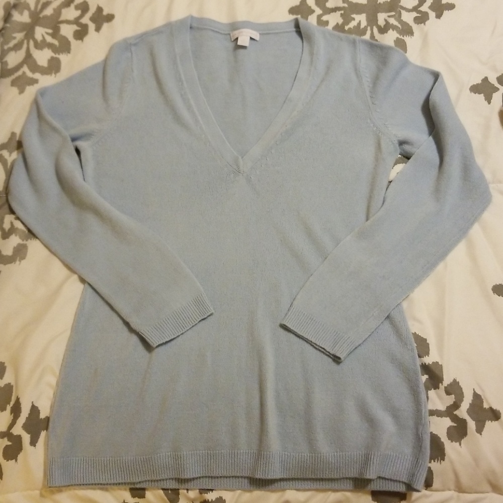 New York & Company Pre Loved V- neck sweater